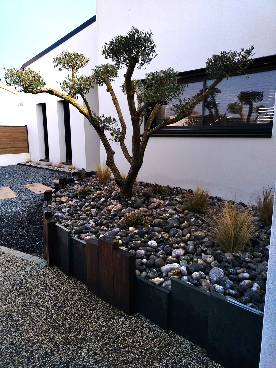 realisation-creation-massif-jardin-crea-decor-paysagiste-les-essarts (3) realisation-creation-massif-jardin-crea-decor-paysagiste-les-essarts (3)